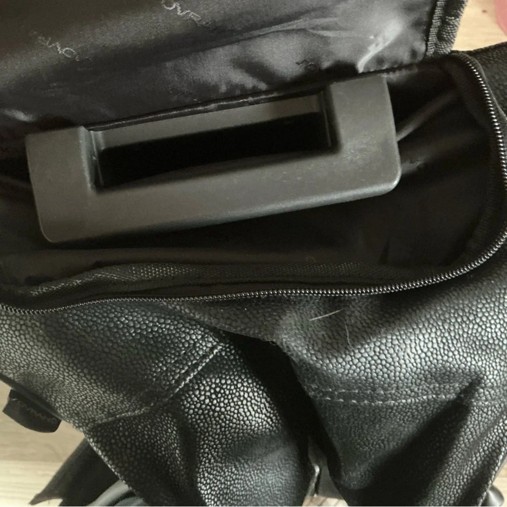 Sovrano black rolling bag duffle golfers bag